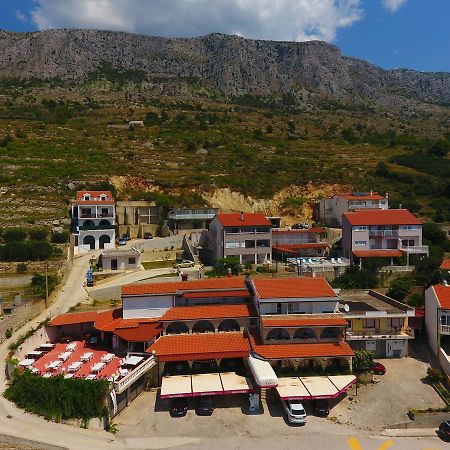 Villa Ljetni San Omis Exterior photo