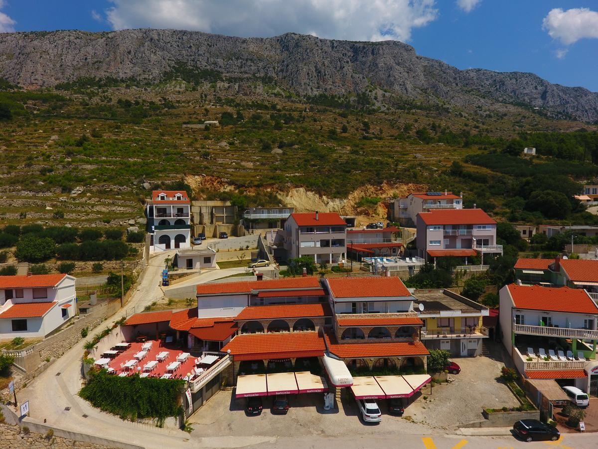 Villa Ljetni San Omis Exterior photo